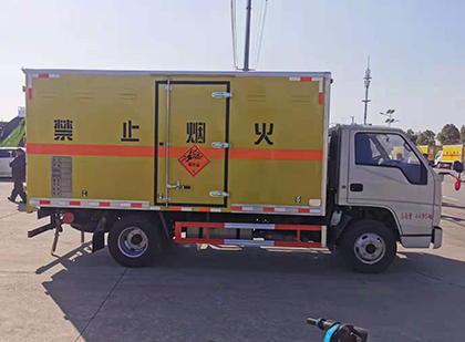 索县爆破器材运输车