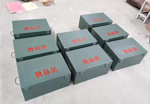 索县炸药箱和雷管箱一般是怎么存放的？